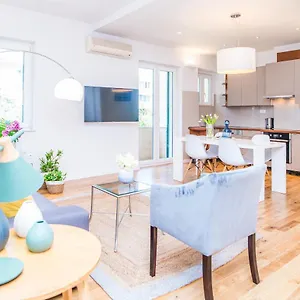https://francos-spacious-residence-great-location.splithotels.org